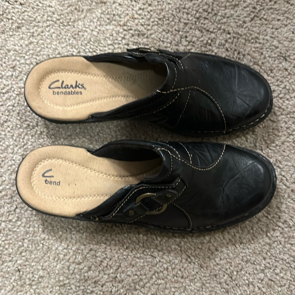 Women’s Clarks mule slip on shoes in size 8M